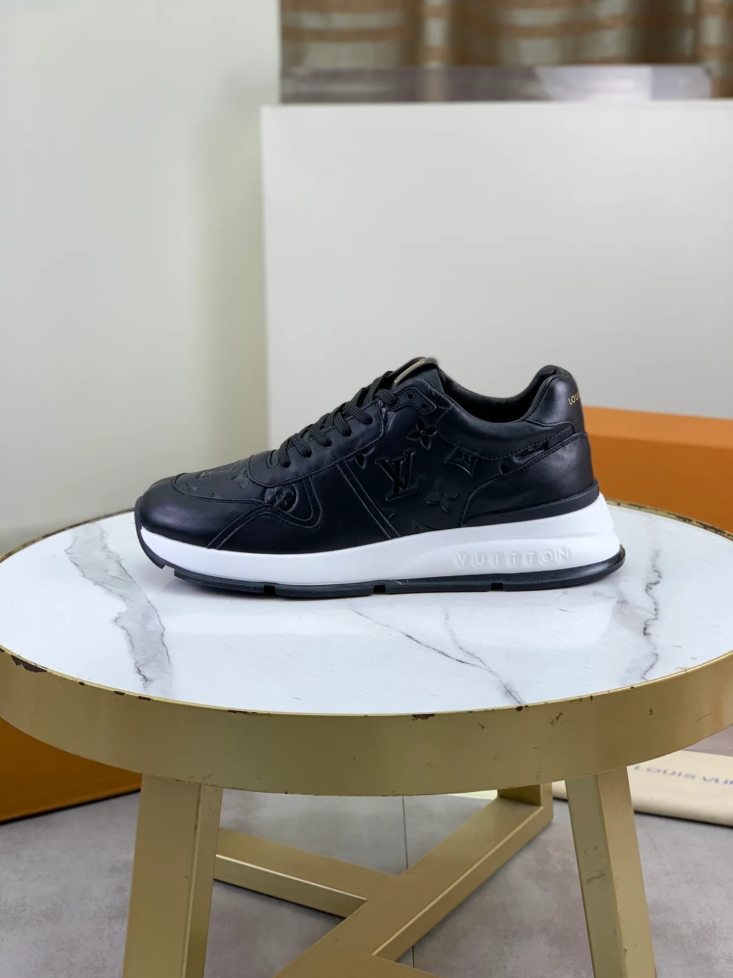 Factory price P820 💶 Top version [LOUIS VUITTON] counter series (original order) new style 🍀LV Louis Vuitton - top version LV classic high-top trendy shoes! Made of imported original craft calfskin, original breathable lining, and original wear-resistant, lightweight, high-end TPU outsole! High quality products! 3️⃣ colors available, size: men’s 39-44 (38 45 customized)